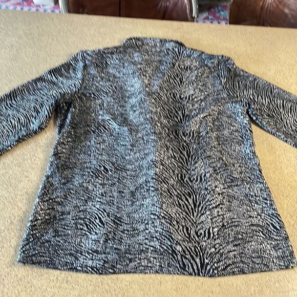 Chico's black and silver metallic tiger print asymmetrical zip front jacket sz 1 - Picture 7 of 16